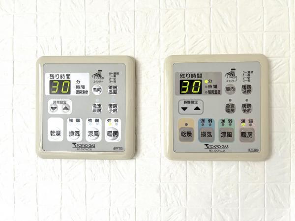 （浴室乾燥機）湿度が高いお風呂でも換気と乾燥が出来るのでカビの抑制に効果的。また見られたくない洗濯物や花粉、PM2.5対策にもおすすめです。浴室を暖めておくことでヒートショックの予防にもつながります 【設備】冷暖房・空調設備