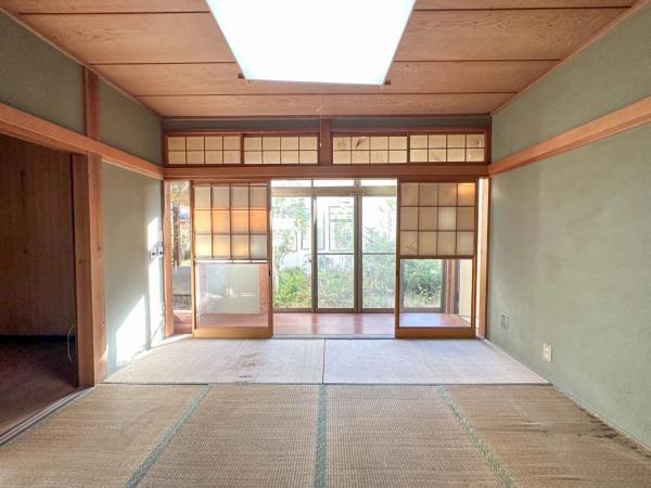 採光・通風に優れた日本家屋ならではの和の空間 【内外観】リビング以外の居室