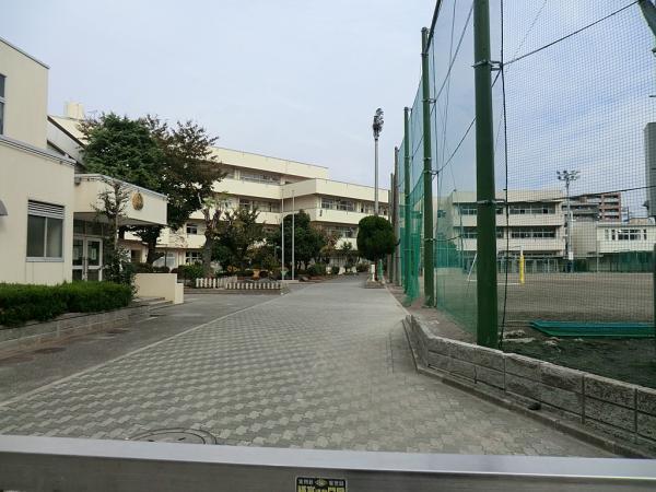 横浜市立鶴見中学校 1600m 【周辺環境】中学校