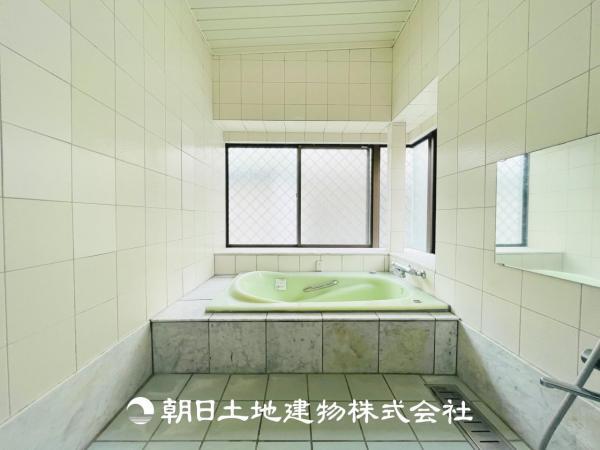 【バスルーム】 【内外観】浴室