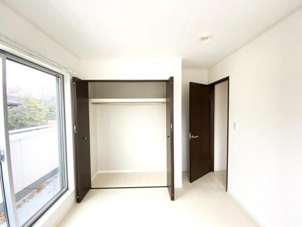 全室収納スペース付でお部屋の広さををそのまま最大限に活用できます。 【内外観】収納