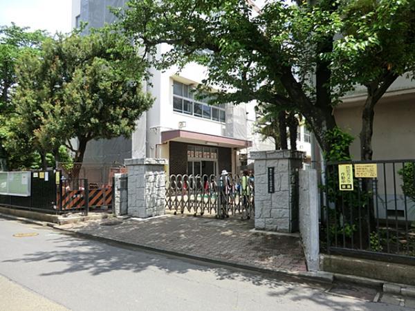 上菅田中学校 590m 【周辺環境】中学校