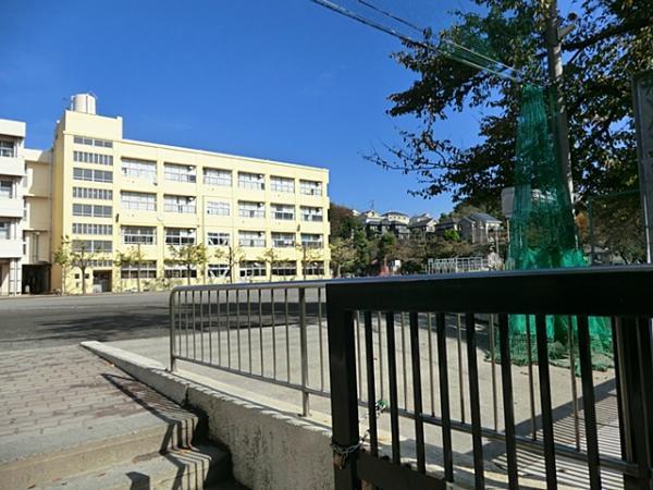 駒林小学校650ｍ 【周辺環境】小学校