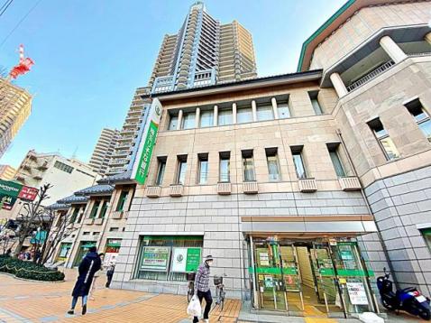 1階にスーパー「マルエツ」、「埼玉りそな銀行」がございます。 【内外観】その他現地写真