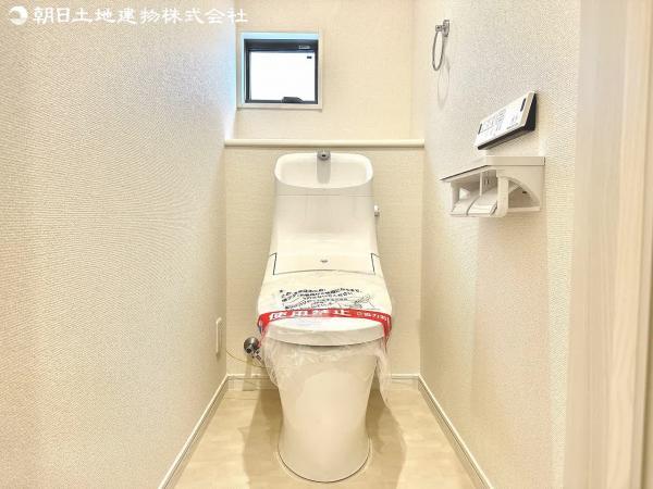 普段使う箇所だからこそ、手入れのしやすいデザインを採用。 【内外観】トイレ