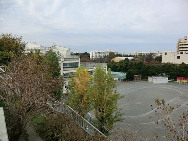 横浜市立中尾小学校580ｍ 【周辺環境】小学校