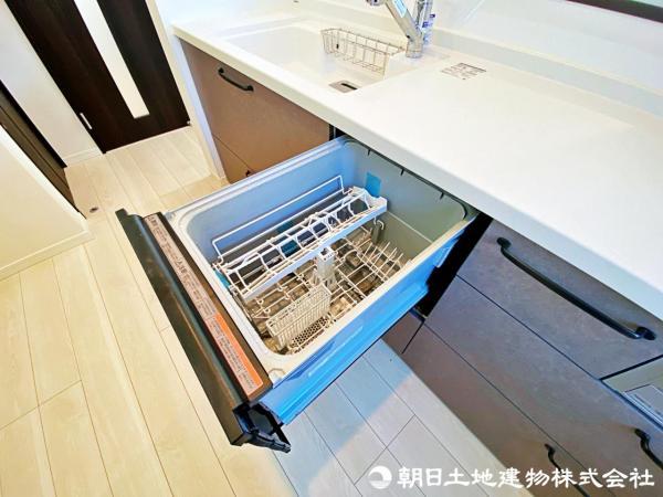 キッチンは食洗器が標準装備です。 【内外観】キッチン