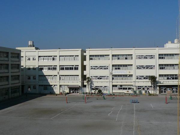 横浜市立三保小学校700ｍ 【周辺環境】小学校