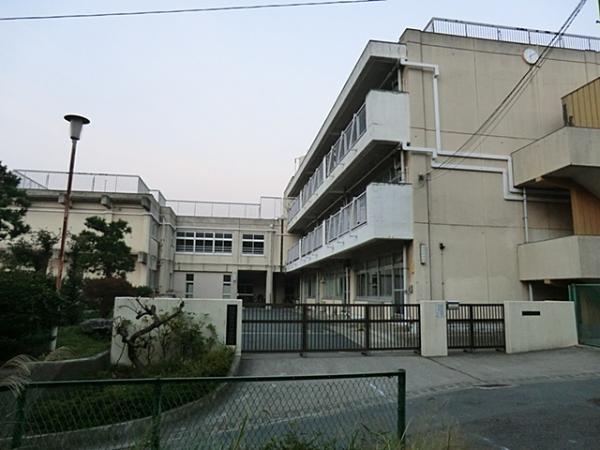 横浜市立岡津中学校 1300ｍ 【周辺環境】中学校