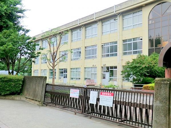 若草中学校 【周辺環境】中学校