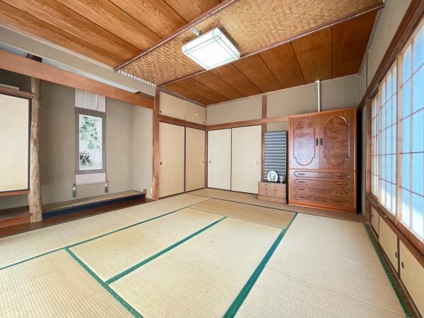 なぜか落ち着く日本ならではの空間です。 【内外観】リビング以外の居室
