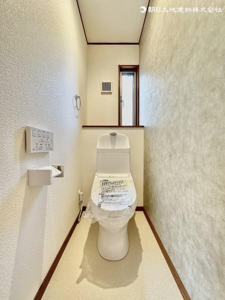 普段使う箇所だからこそ、シンプルで手入れのしやすいデザインを採用。 【内外観】トイレ