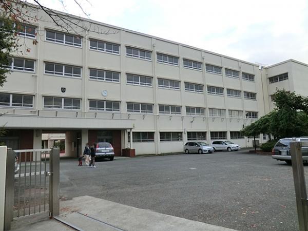 横浜市立港南台第一中学校790ｍ 【周辺環境】中学校