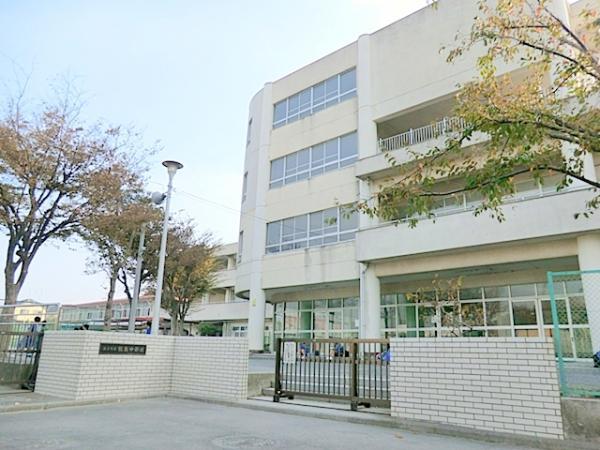 横浜市立飯島中学校　約464ｍ 【周辺環境】中学校