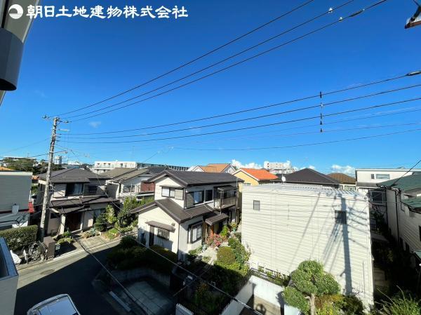 高い建物がなく青い空が広がります！ 【内外観】住戸からの眺望写真