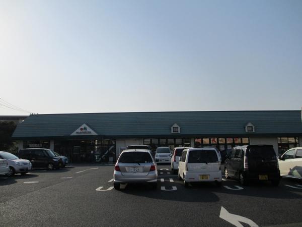 マルエツ綾瀬店827m 【周辺環境】スーパー