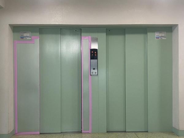 【現地写真】エレベーターは2基のため、毎日の出入りがスムーズです。 【内外観】その他現地写真