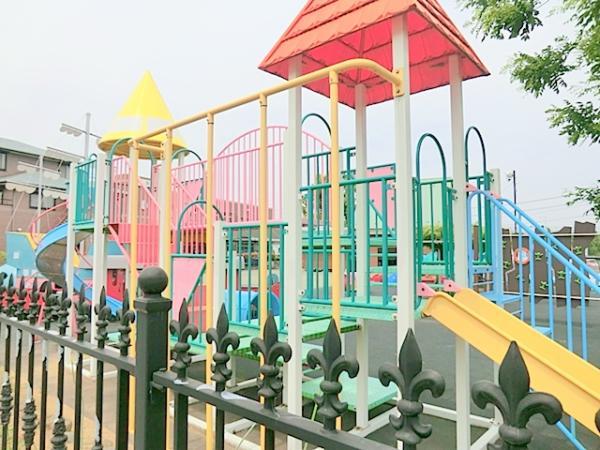 【厚南幼稚園】　駅からも徒歩圏内にあります。比較的新しく、園庭にさまざまな遊具があります。 【周辺環境】幼稚園・保育園