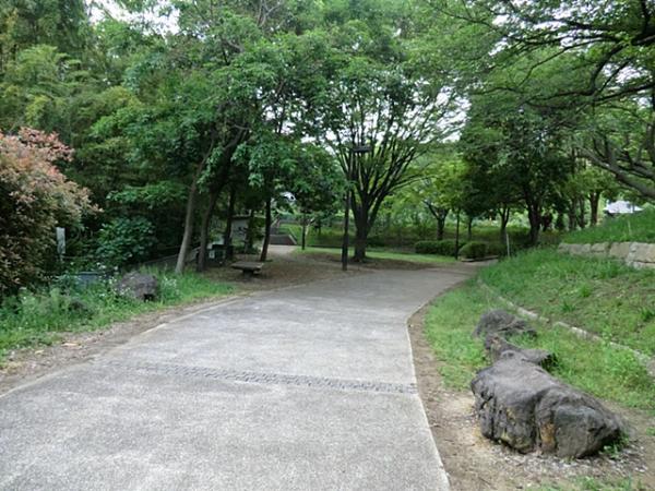 鶴ヶ峰公園1200ｍ 【周辺環境】公園