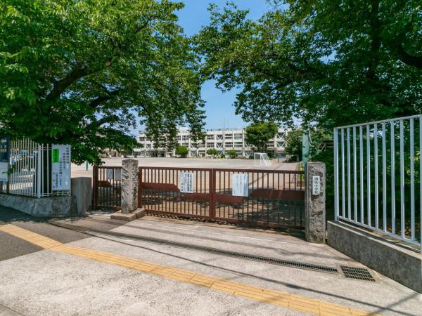 日野市立潤徳小学校迄960ｍ 【周辺環境】小学校