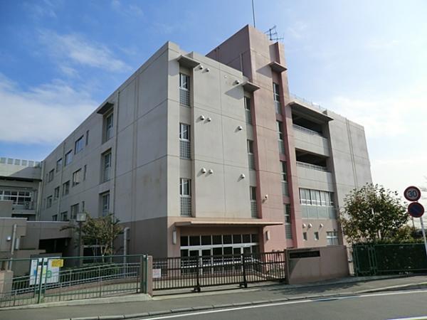 横浜市立山下みどり台小学校110ｍ 【周辺環境】小学校