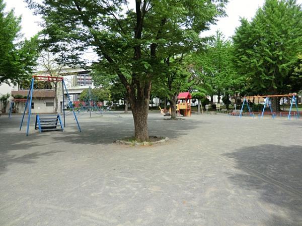 神奈川公園340ｍ 【周辺環境】公園