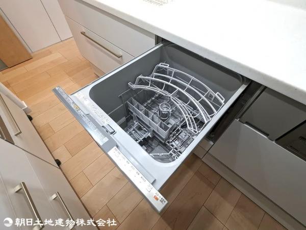 家事を助けてくれる食洗機。食後の「ゆとりタイム」を叶えます。 【設備】その他設備