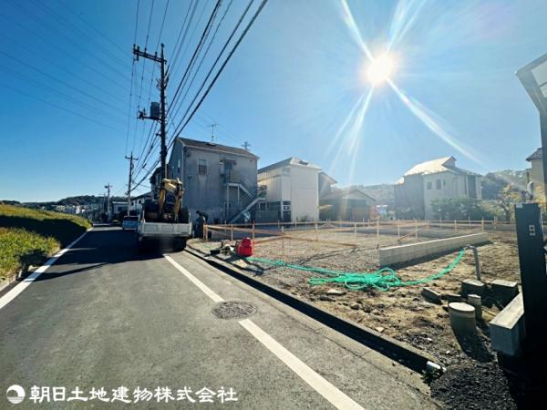 2023/11/30撮影 【内外観】前面道路含む現地写真