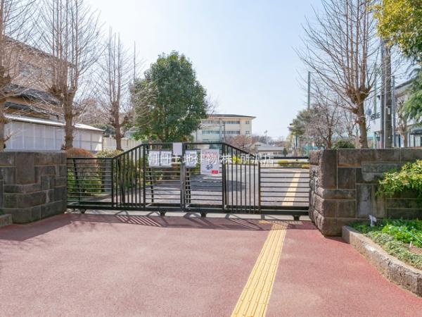 所沢市立所沢中学校	528m	 【周辺環境】中学校
