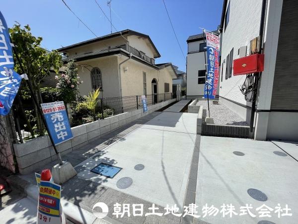 小田急線『百合ヶ丘駅』まで歩いて約１３分！閑静な住宅街です！ 【内外観】現地外観写真