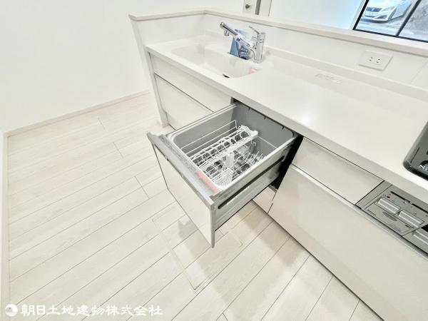 ビルドイン食洗器が標準装備。家事効率を良くします！ 【内外観】キッチン