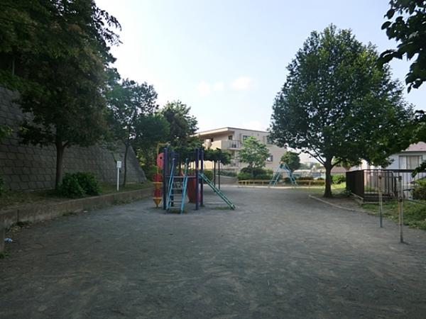 岩崎町第一公園390ｍ 【周辺環境】公園