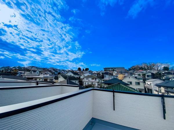 屋上バルコニーからの眺望です。 【内外観】住戸からの眺望写真