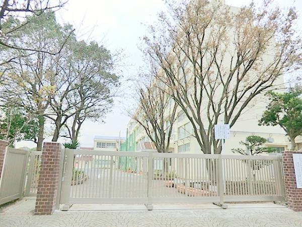 横浜市立洋光台第三小学校　約230ｍ 【周辺環境】小学校