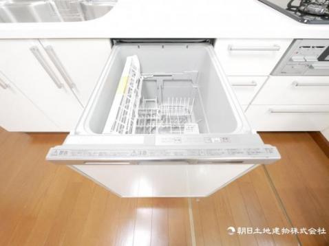 食洗機は、家事の負担を軽減し、よりリラックスした生活を可能にします。 【内外観】キッチン