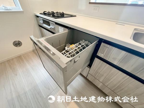 ビルトイン食洗機は、作業台が広く使え、節水や節電機能も充実しています 【設備】その他設備
