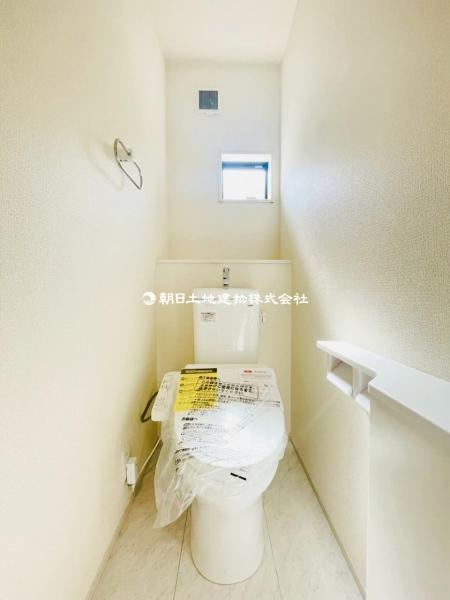 トイレ 【内外観】リビング以外の居室