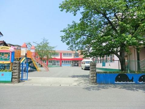 【海老名みなみ幼稚園】　海老名市社家にある海老名市運動公園のすぐ側に有ります。 「こころ にいっぱいのたからもの」こんな子供たちがたくさん集まる幼稚園です。 【周辺環境】幼稚園・保育園