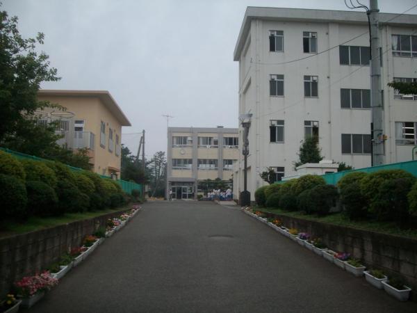 浜須賀中学校 【周辺環境】中学校