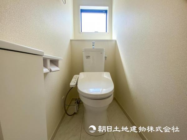 【トイレ】近年のトイレは節水技術が向上し家計にも優しくなっています 【内外観】トイレ