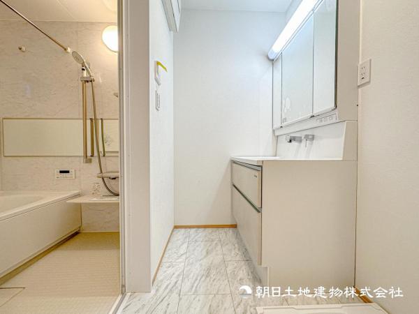 【洗面・脱衣所】使用頻度の高い場所だからこそ便利な空間に。 【内外観】浴室