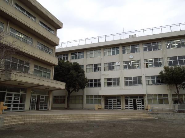 海老名市立有馬中学校1800m 【周辺環境】中学校