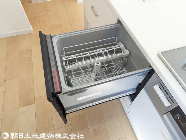 ビルトインタイプの食器洗乾燥機。 【設備】その他設備