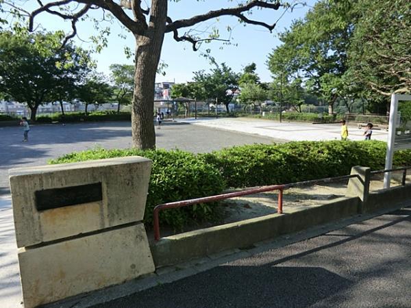 磯子谷第二公園1600ｍ 【周辺環境】公園