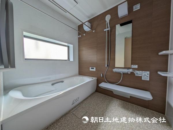 【浴室】汚れも簡単に落とせるからずっとキレイが続くシステムバス 【内外観】浴室
