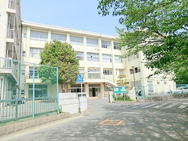 鎌倉市立玉縄中学校　約2000m 【周辺環境】中学校