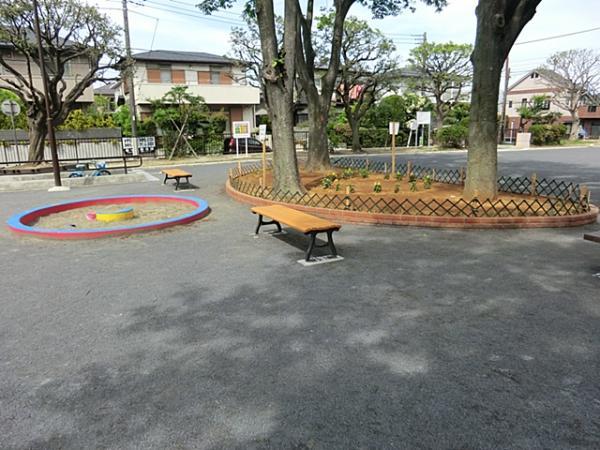 新桜ヶ丘第二公園230ｍ 【周辺環境】公園