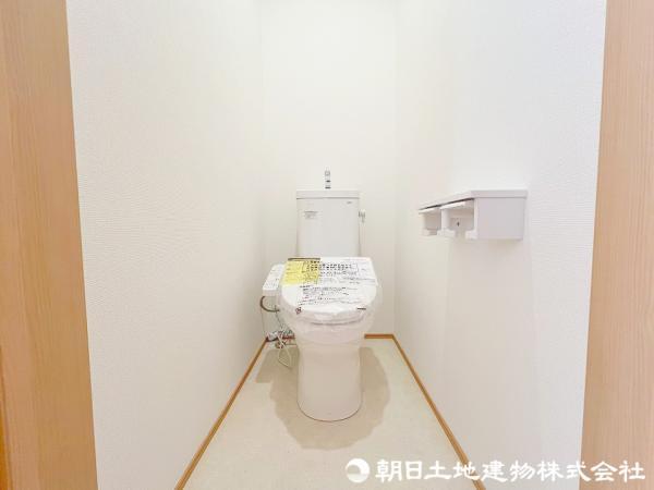 1階トイレ 【内外観】トイレ
