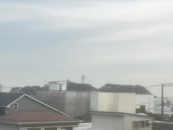 江ノ島を遠望できます 【内外観】住戸からの眺望写真
