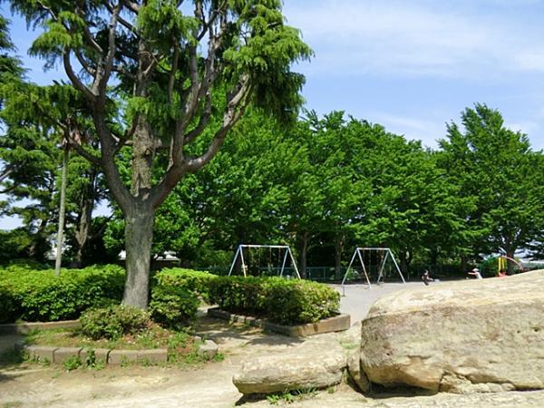 鷹取公園まで約920ｍ 【周辺環境】公園
